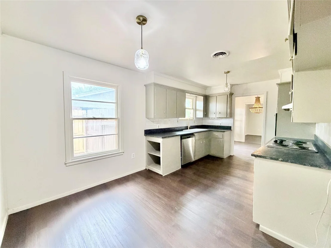 Photo of 2248 Crescent Drive