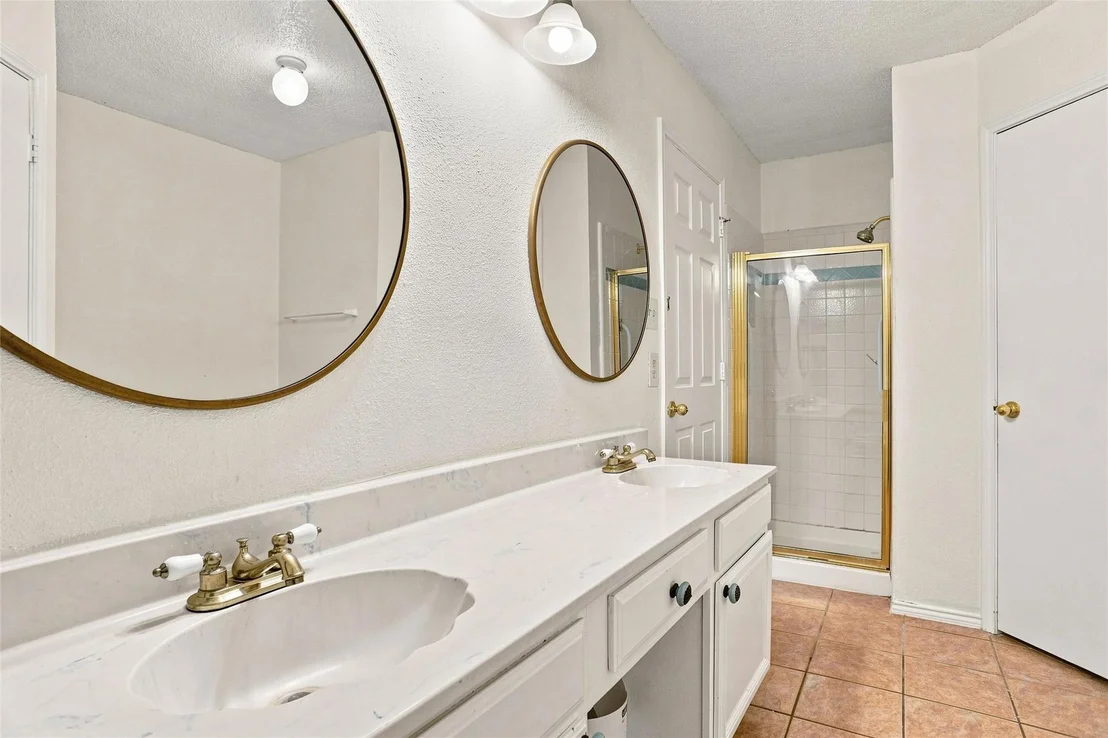 Photo of 1001 Flower Drive