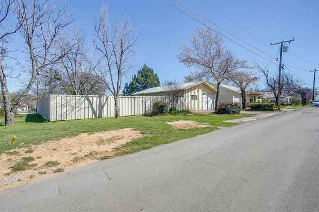 Photo of 422 N 3rd Street