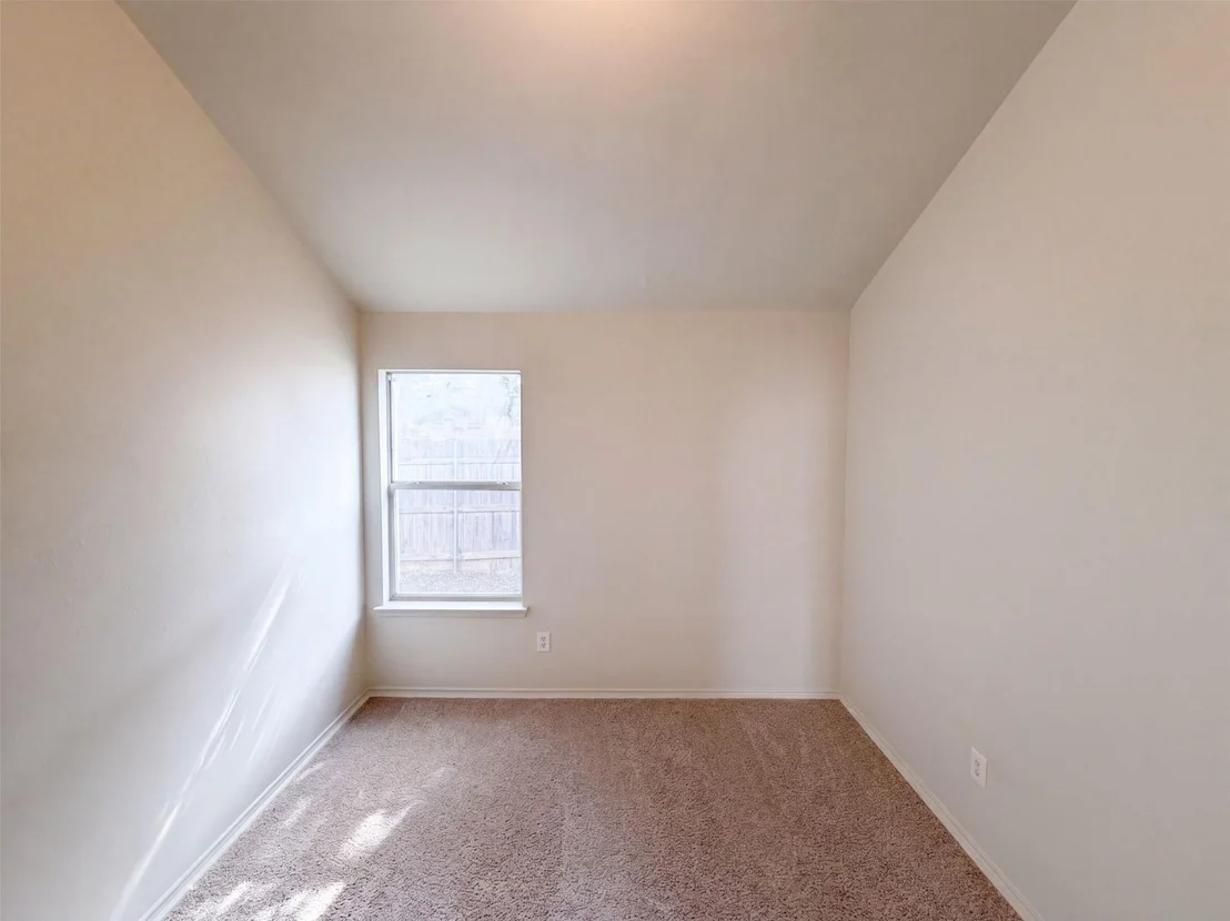 Photo of 825 Dixon Lane