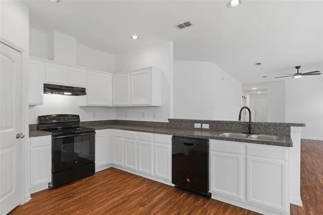 Photo of 2839 Saint David Drive