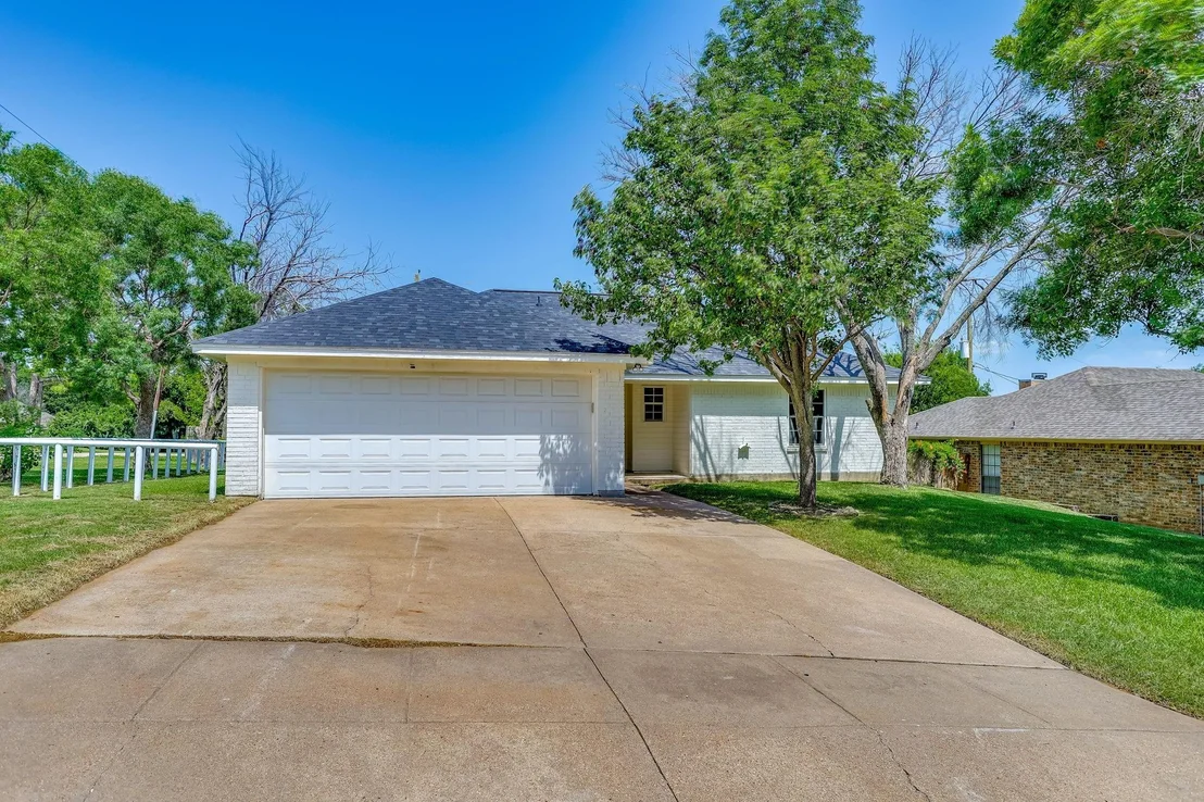 Photo of 912 Blue Ridge Drive