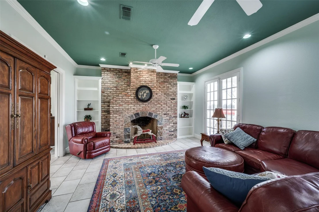 Photo of 1827 Dr Sanders Road