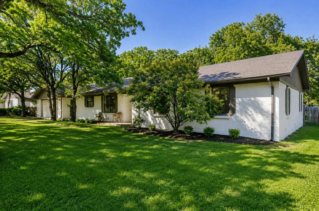 Photo of 209 Mistletoe Lane