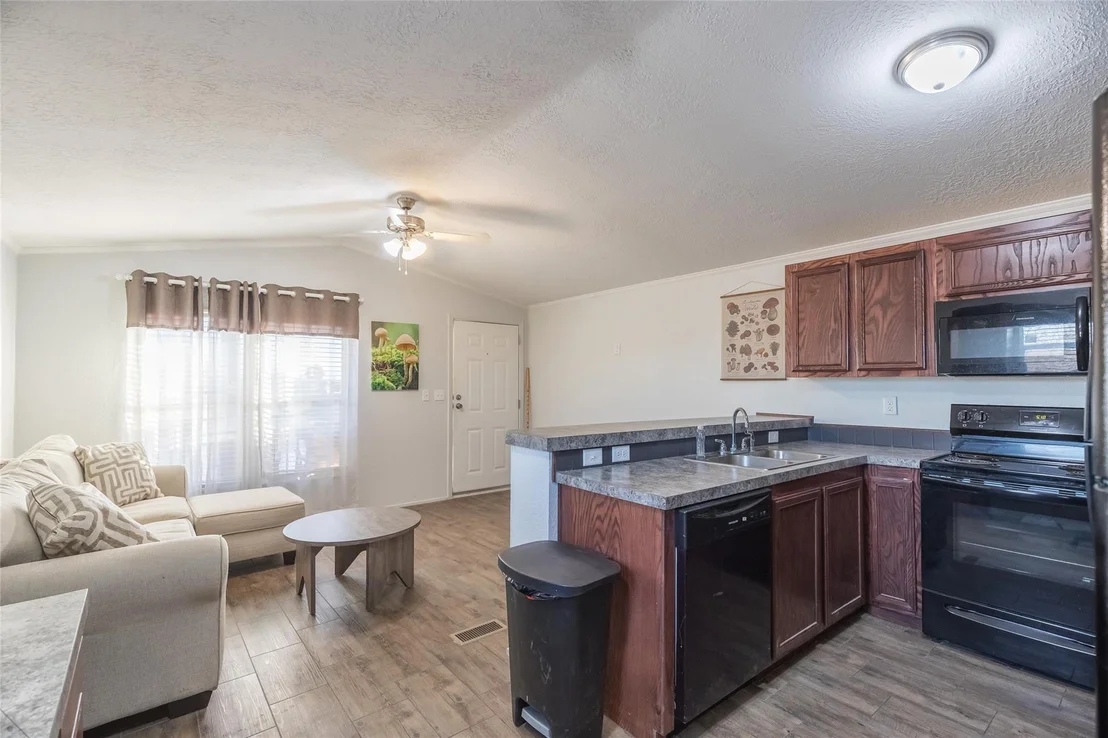 Photo of 6370 County Road 107
