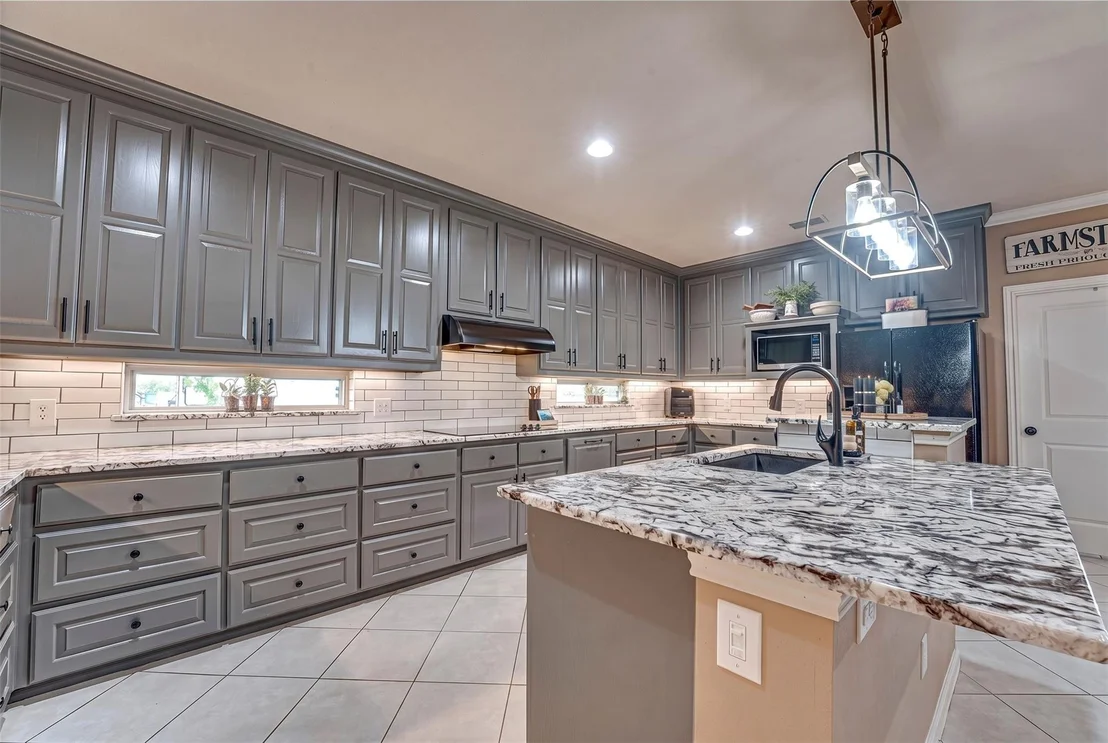 Photo of 1155 Boase Way