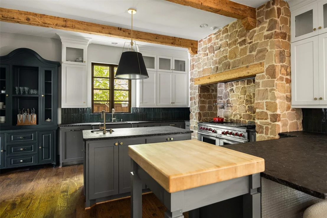 Photo of 3517 Mockingbird Lane