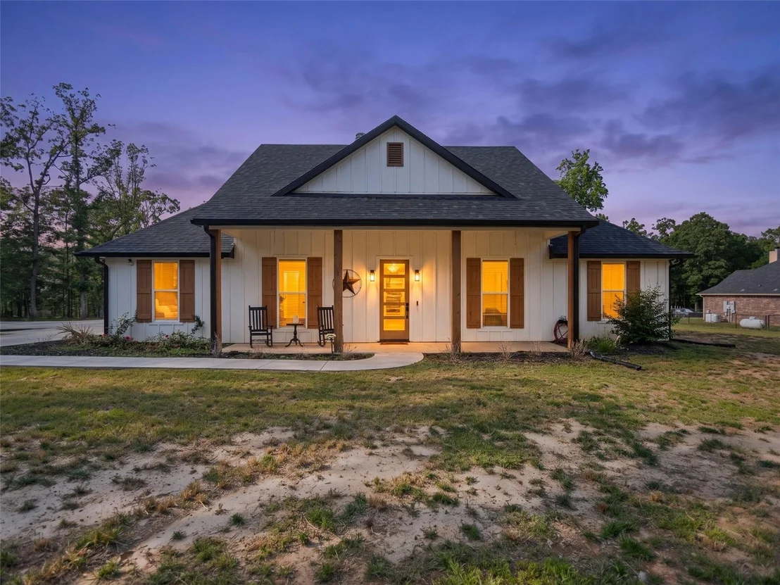 Photo of 1562 N Willow Oak Road