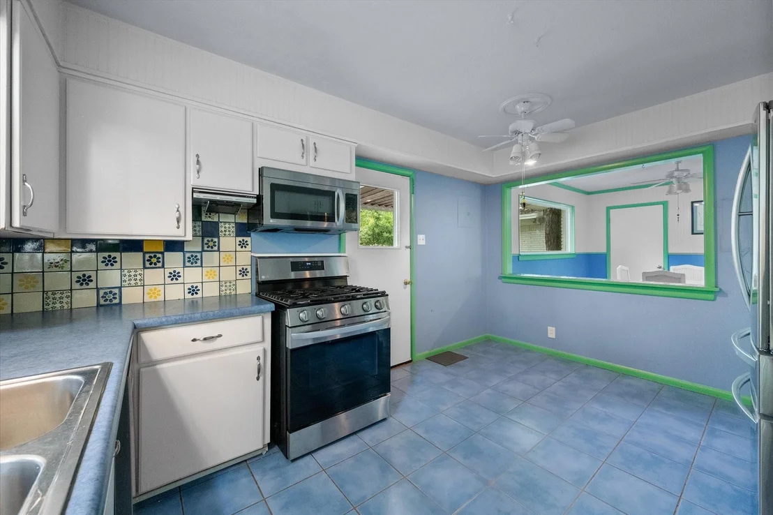 Photo of 1209 W Lilly Lane