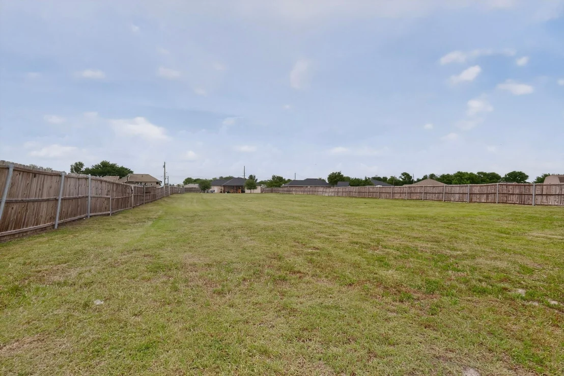 Photo of 423 Caloway Drive