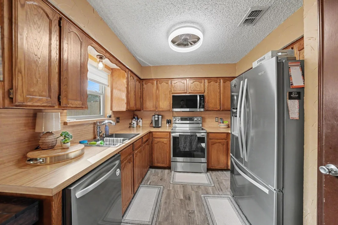 Photo of 7624 Maplehill Road