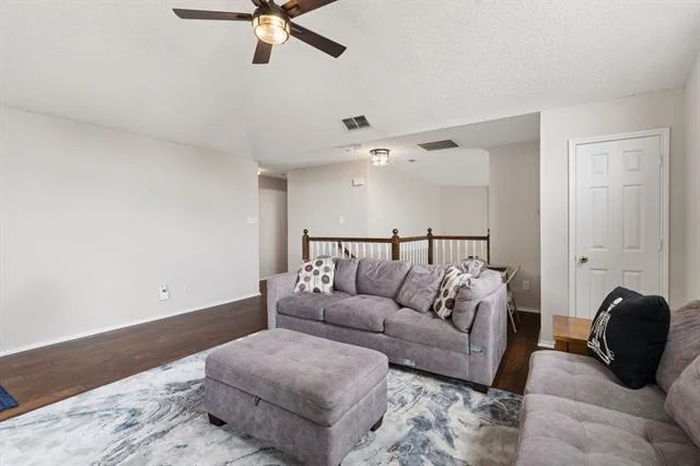 Photo of 918 E Grubb Drive