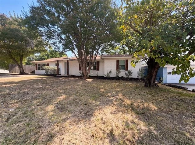 Photo of 832 Central Drive