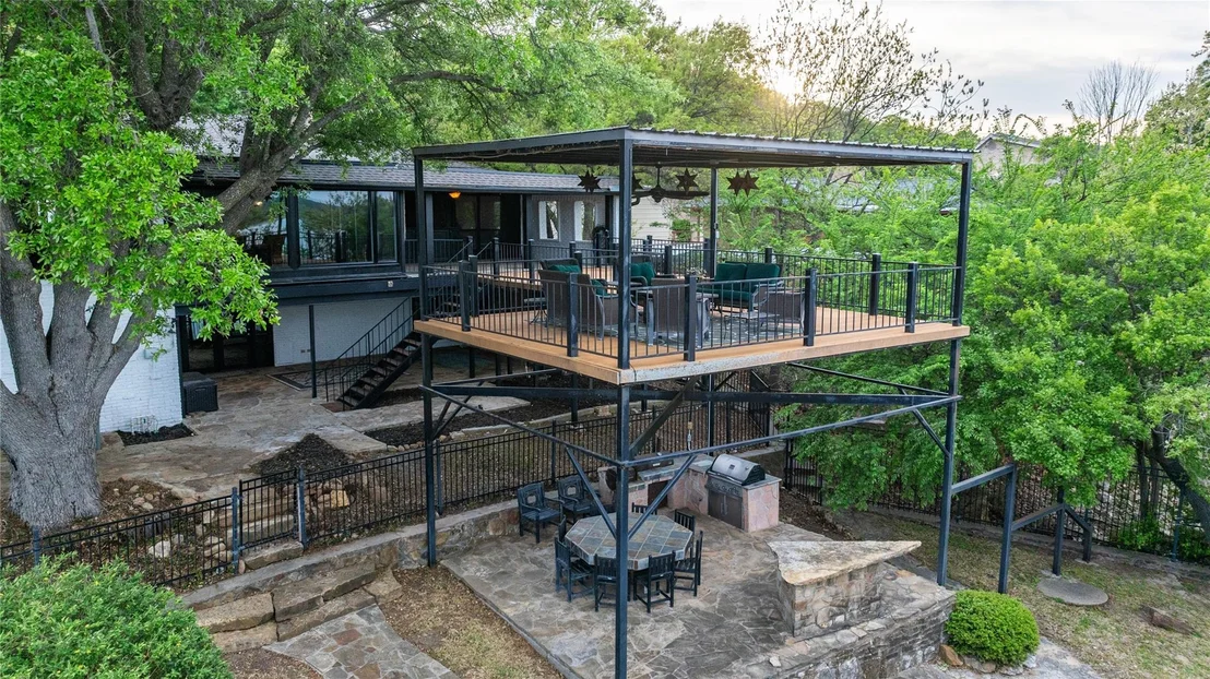 Photo of 440 Lakeside Drive