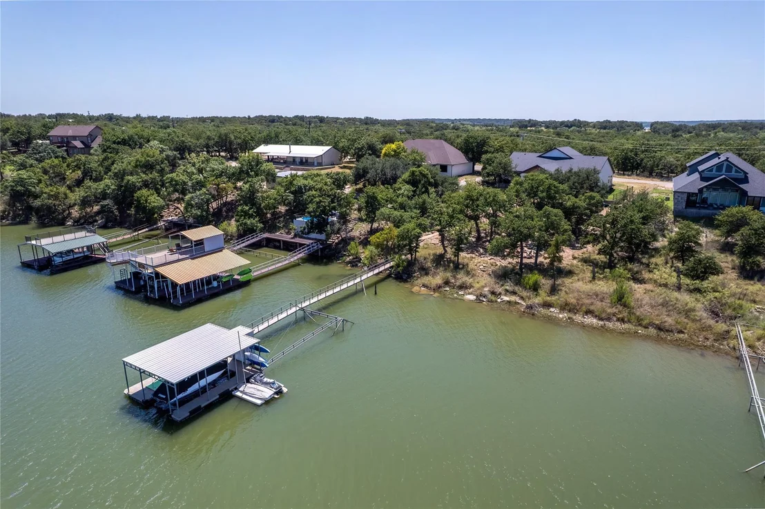 Photo of 660 Oak Point Drive