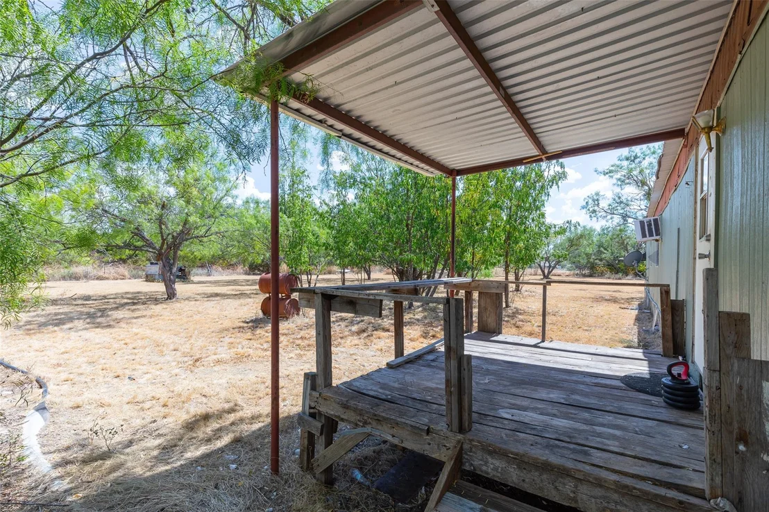 Photo of 1186 Private Road 2431