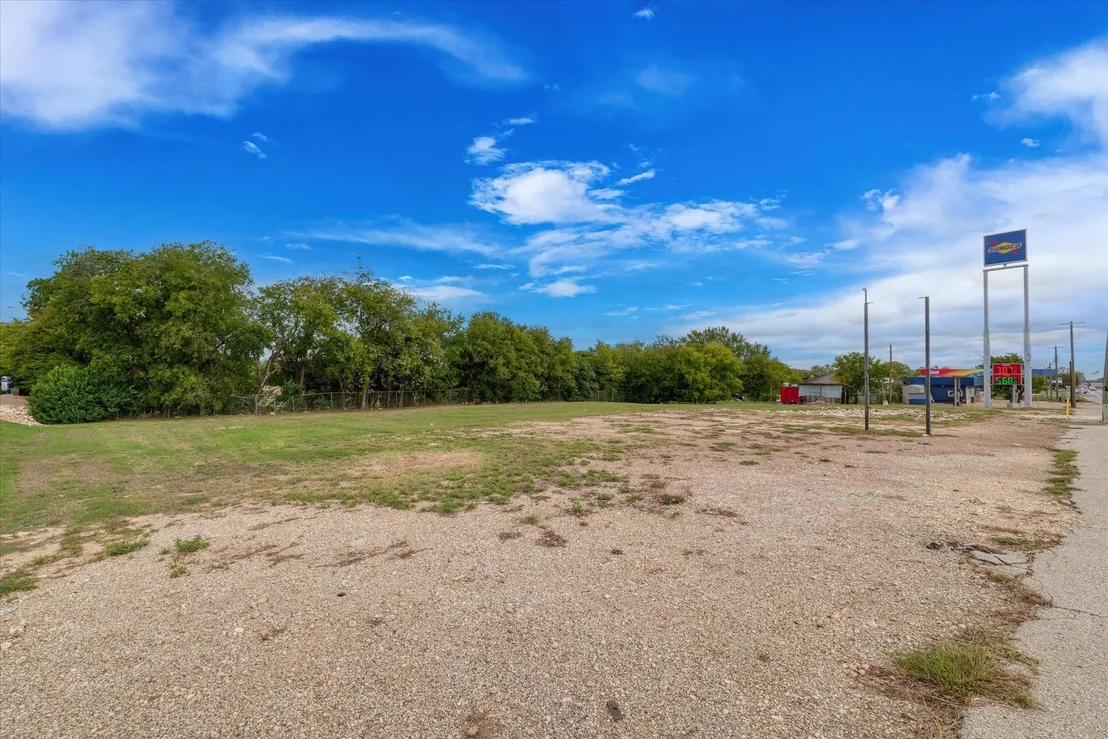 Photo of 529 W Mcgregor Drive