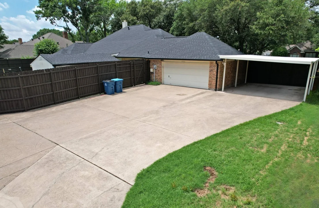 Photo of 2902 Live Oak Drive