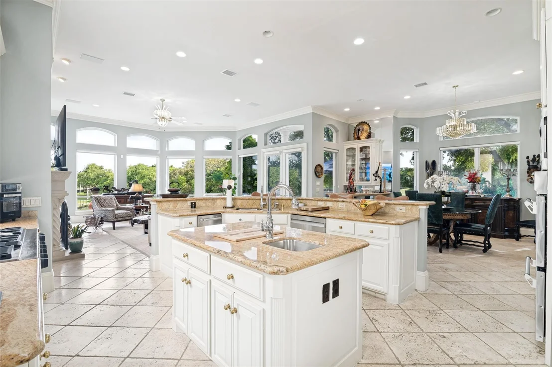Photo of 5528 Gleneagles Drive