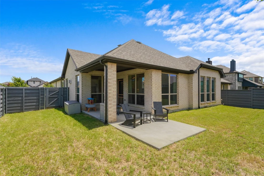 Photo of 6012 Mapleshade Way