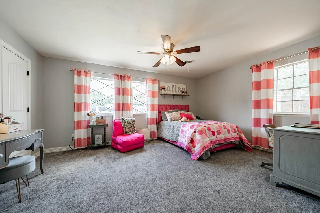 Photo of 1825 Elmwood Drive