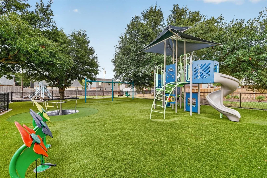 Photo of 529 Redbud Drive