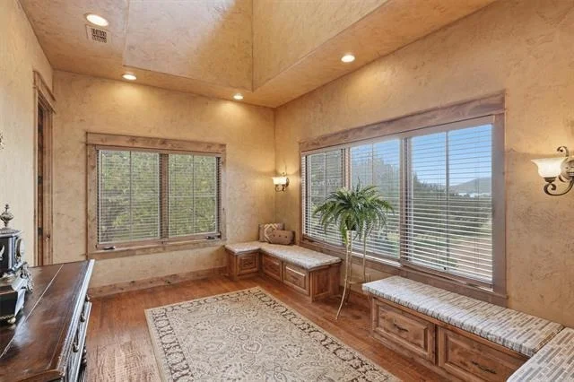 Photo of 1046 Grandview Drive