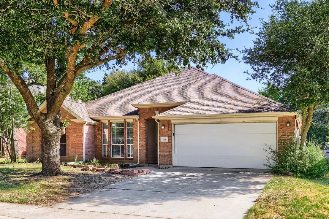 Photo of 605 Oakbrook Drive