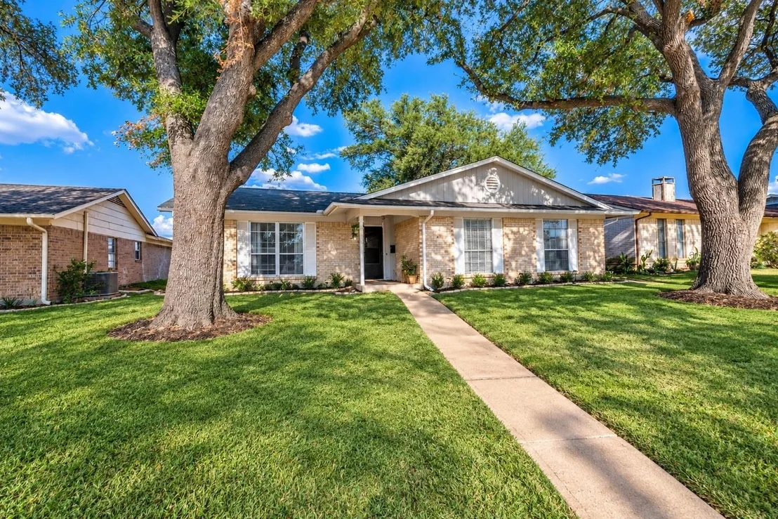 Photo of 2920 Sidney Drive
