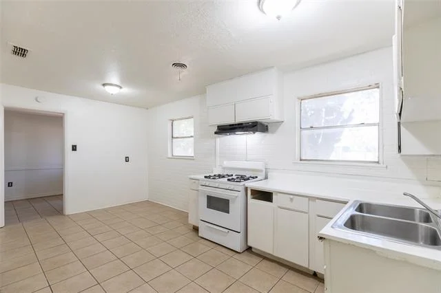 Photo of 5131 Encino Road