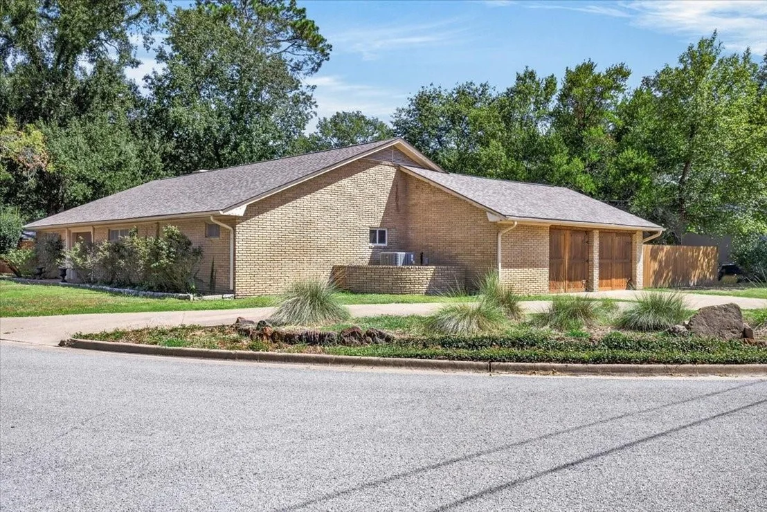 Photo of 726 Mulberry Drive