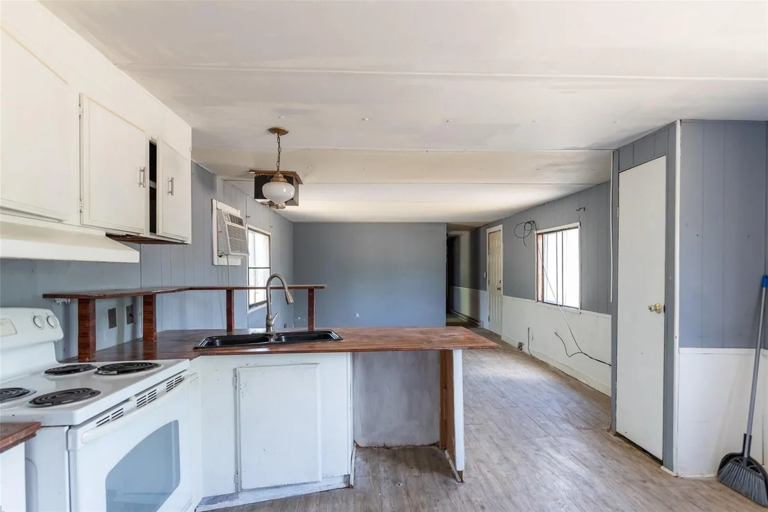 Photo of 1186 Private Road 2431