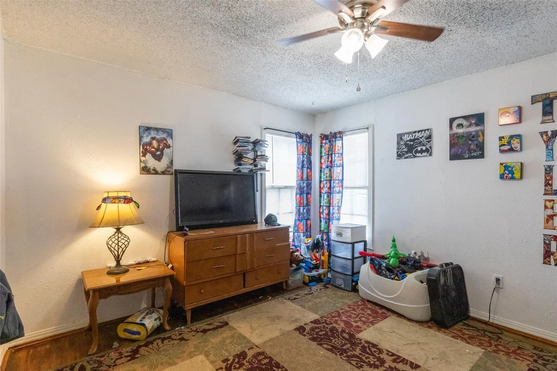 Photo of 1633 Shelton Street