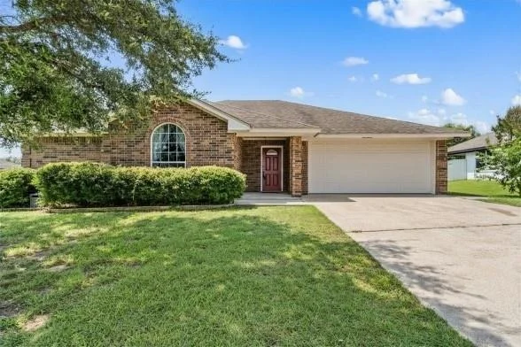 Photo of 104 W Jade Drive