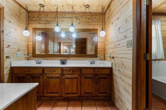 Photo of 1081 County Road 3875