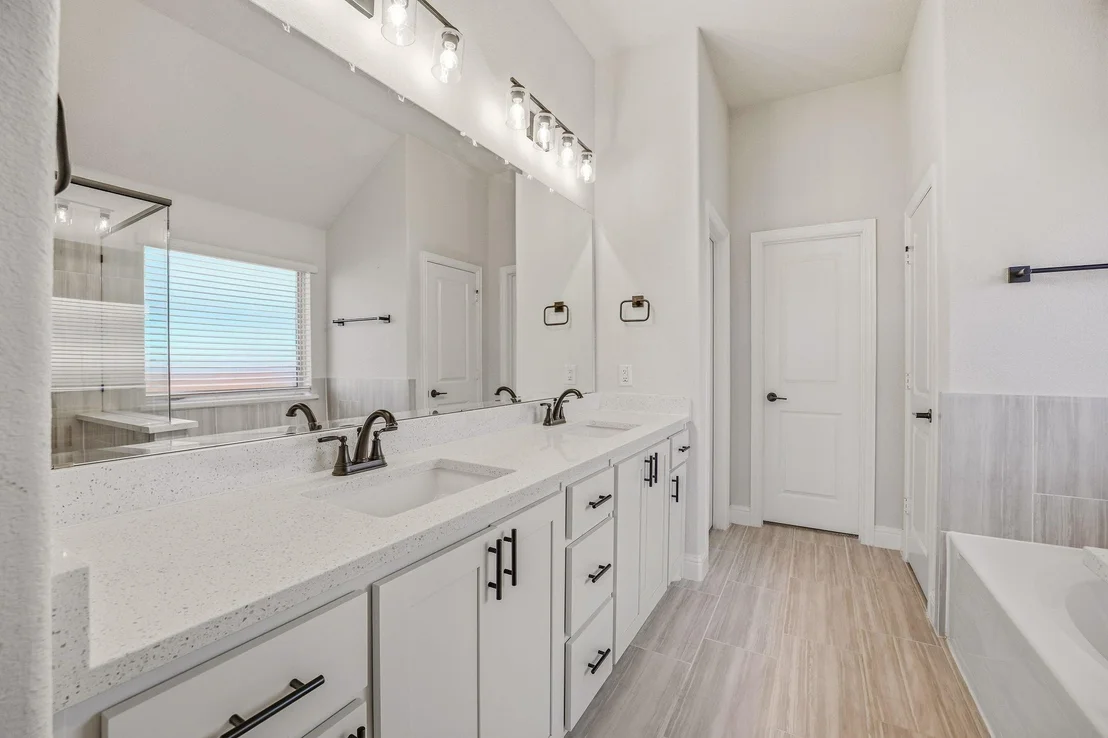 Photo of 800 Jaguar Ridge