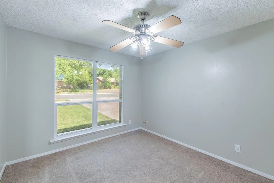 Photo of 2911 Persimmon Drive