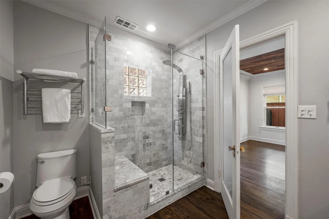 Photo of 5621 Mccommas Boulevard