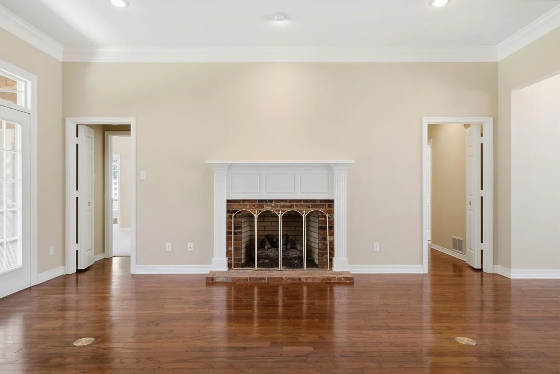 Photo of 3403 Pinecreek Drive