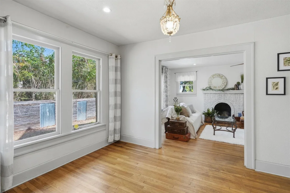 Photo of 704 Forrest Avenue