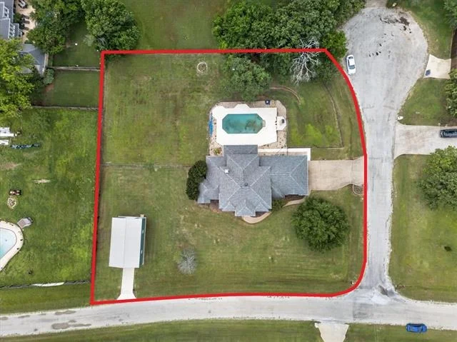 Photo of 2212 Summit Drive