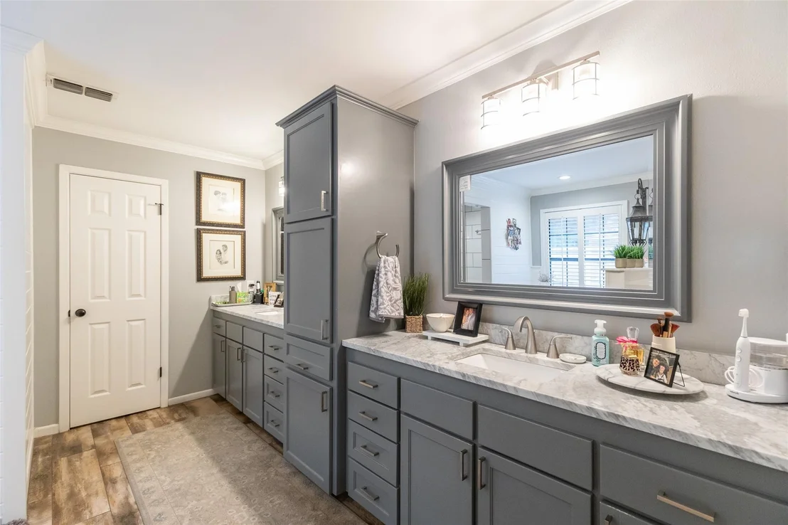 Photo of 23 Lytle Place Drive
