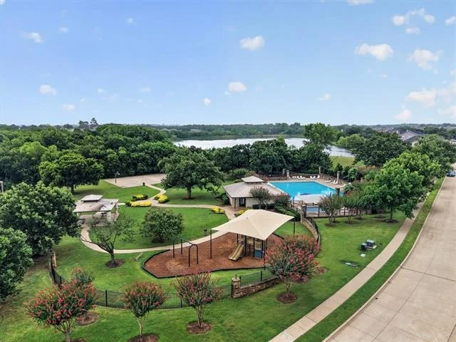 Photo of 2633 Lakeside Drive