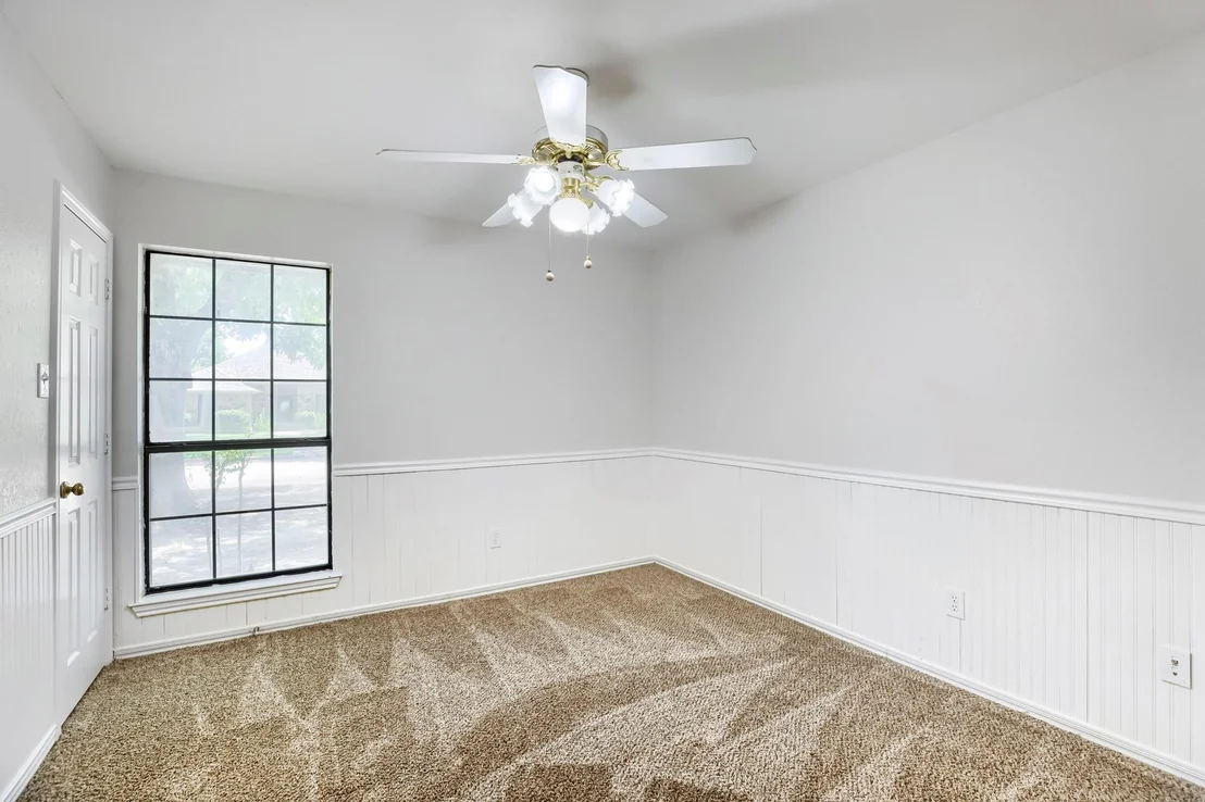 Photo of 734 Swallow Drive