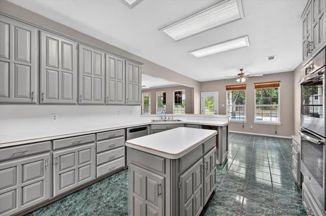 Photo of 2212 Summit Drive
