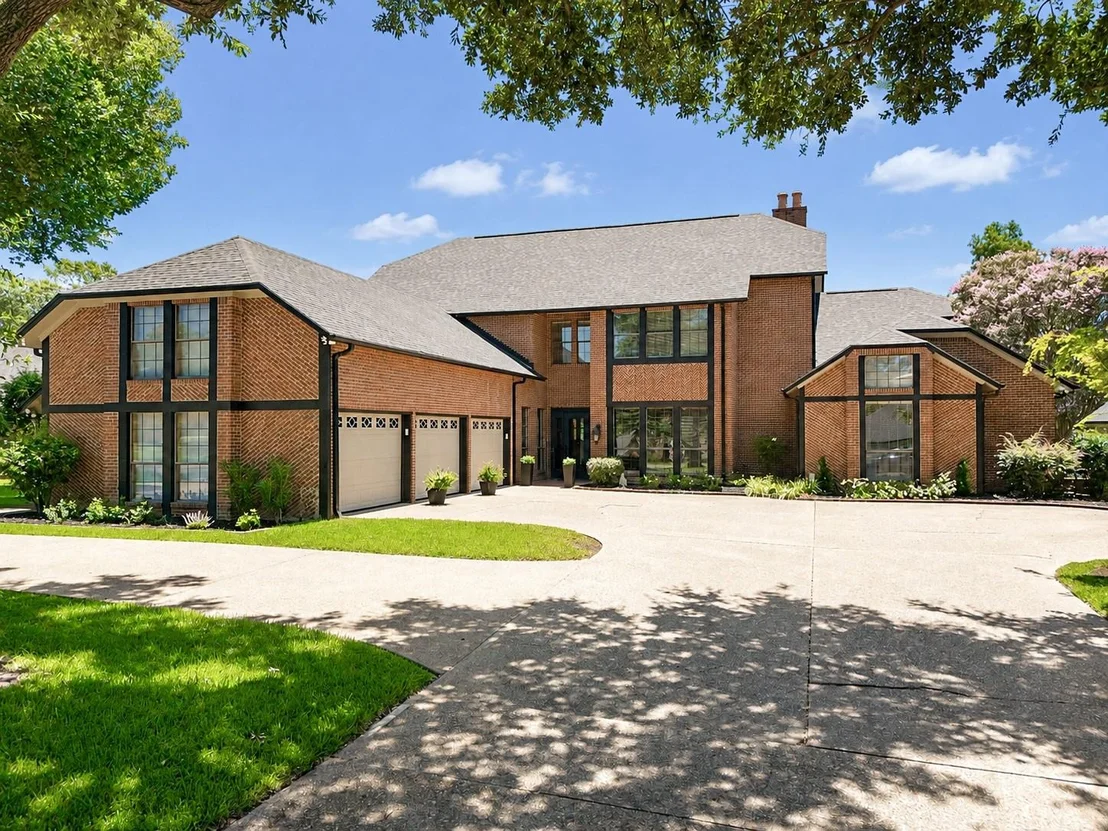 Photo of 6500 Hollytree Circle