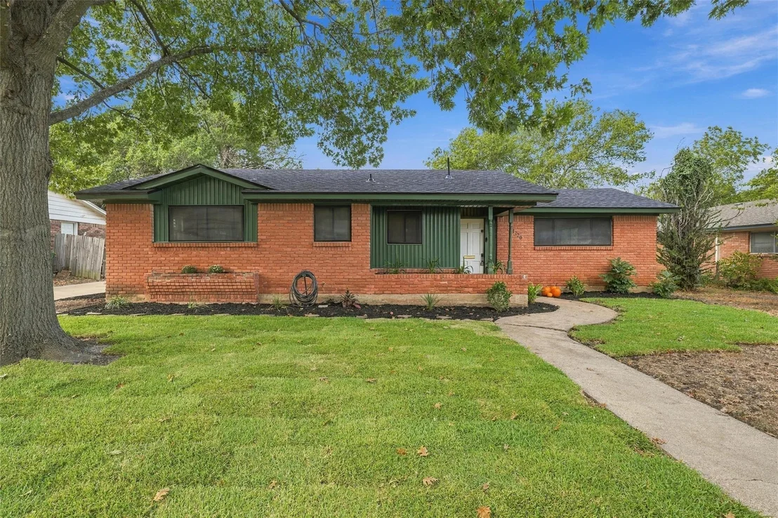 Photo of 1720 Mountainview Drive