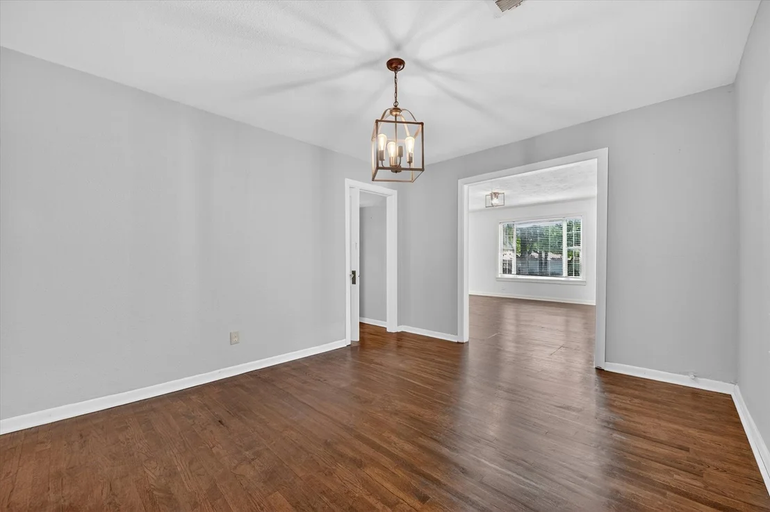 Photo of 2129 Cardinal Lane