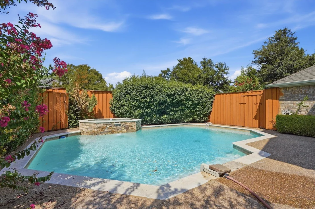 Photo of 2741 Barrington Drive