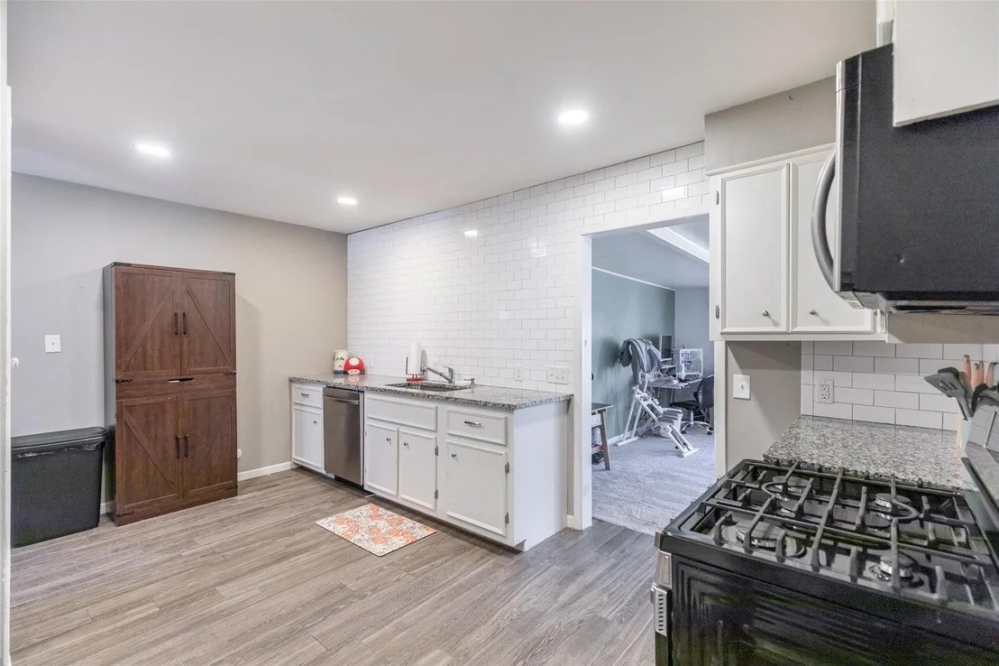 Photo of 720 GLENDALE Drive